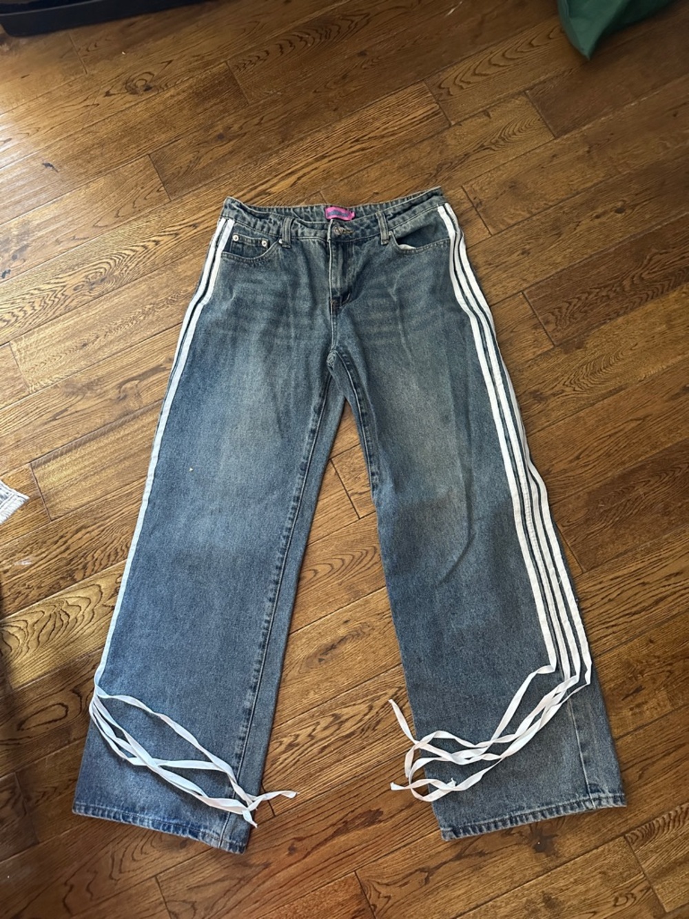 Edikted Wide-Leg Denim Jeans with Side Stripes - Blue medium
